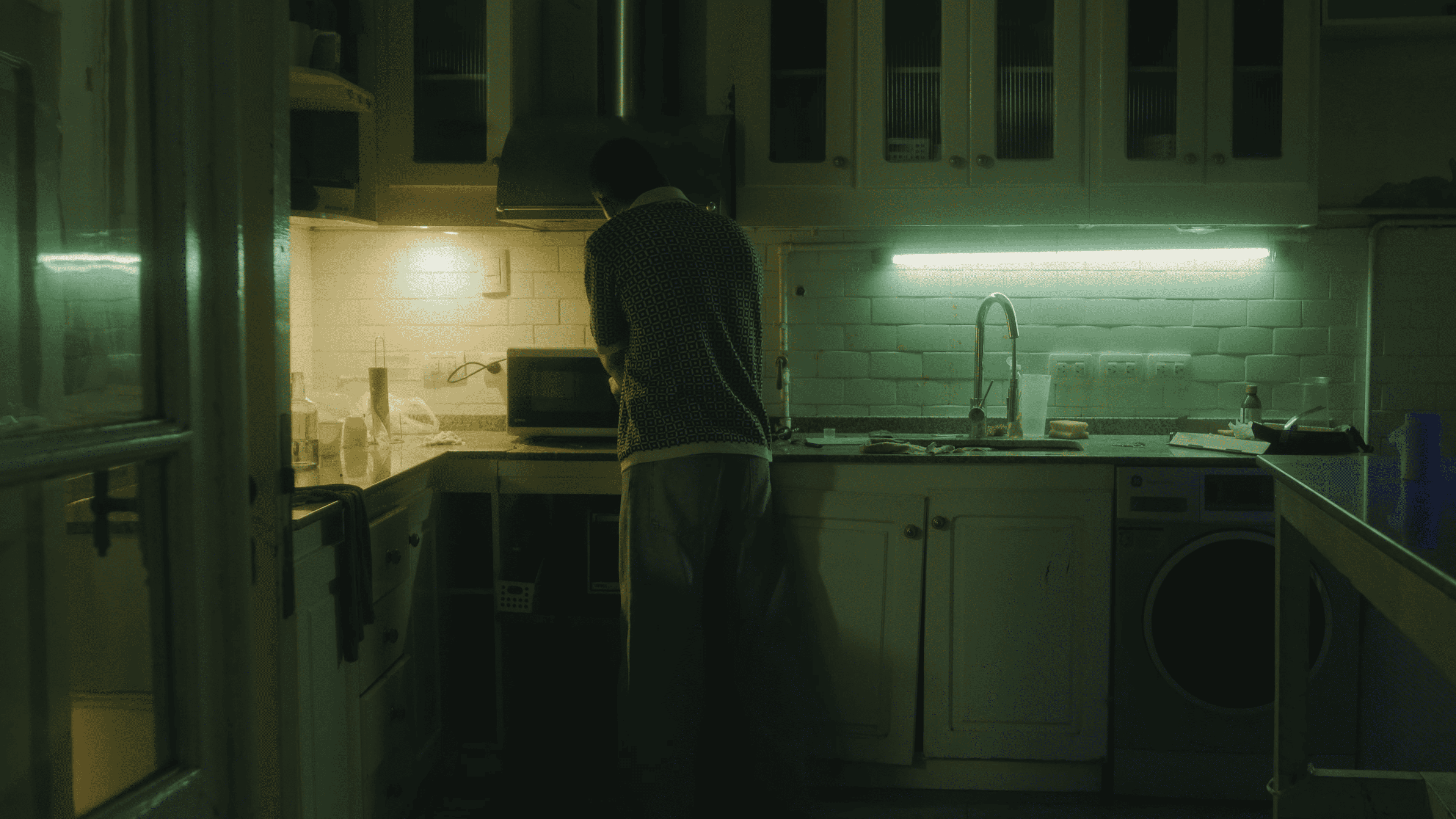 La gota que llenó el vacío - Scene 1